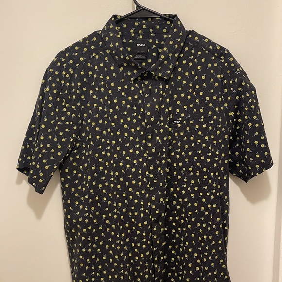 Like new, worn once and dry cleaned - Picture 3 of 4